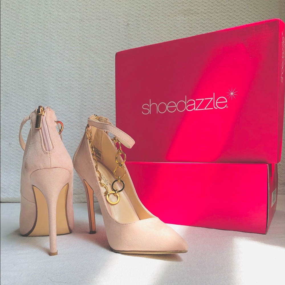 “KEILA” Blush Faux Suede, Ankle Strap with Gold Link Chain Pumps
NEW/ NEVER WORN